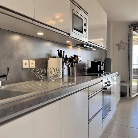 Charmant T2 Climatise Avec Grande Terrasse, Piscine Et Parking Privatif, Proche Plage Et Commerces. - Fr-1-251-441 Le Lavandou Exterior photo