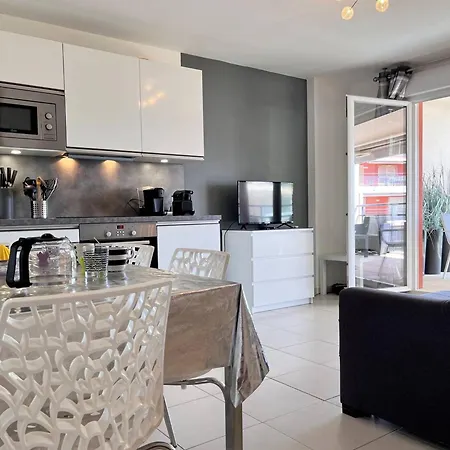 Charmant T2 Climatise Avec Grande Terrasse, Piscine Et Parking Privatif, Proche Plage Et Commerces. - Fr-1-251-441 Le Lavandou Exterior photo