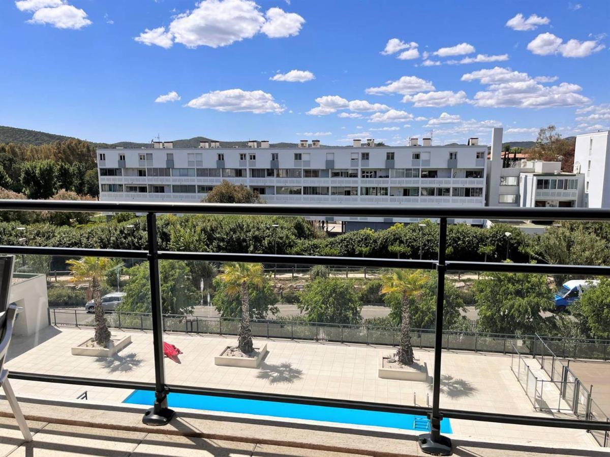 Apartment T2 Climatise Avec Grande Terrasse, Piscine Et Parking Privatif, Proche Et Commerces. - Fr-1-251-441 *